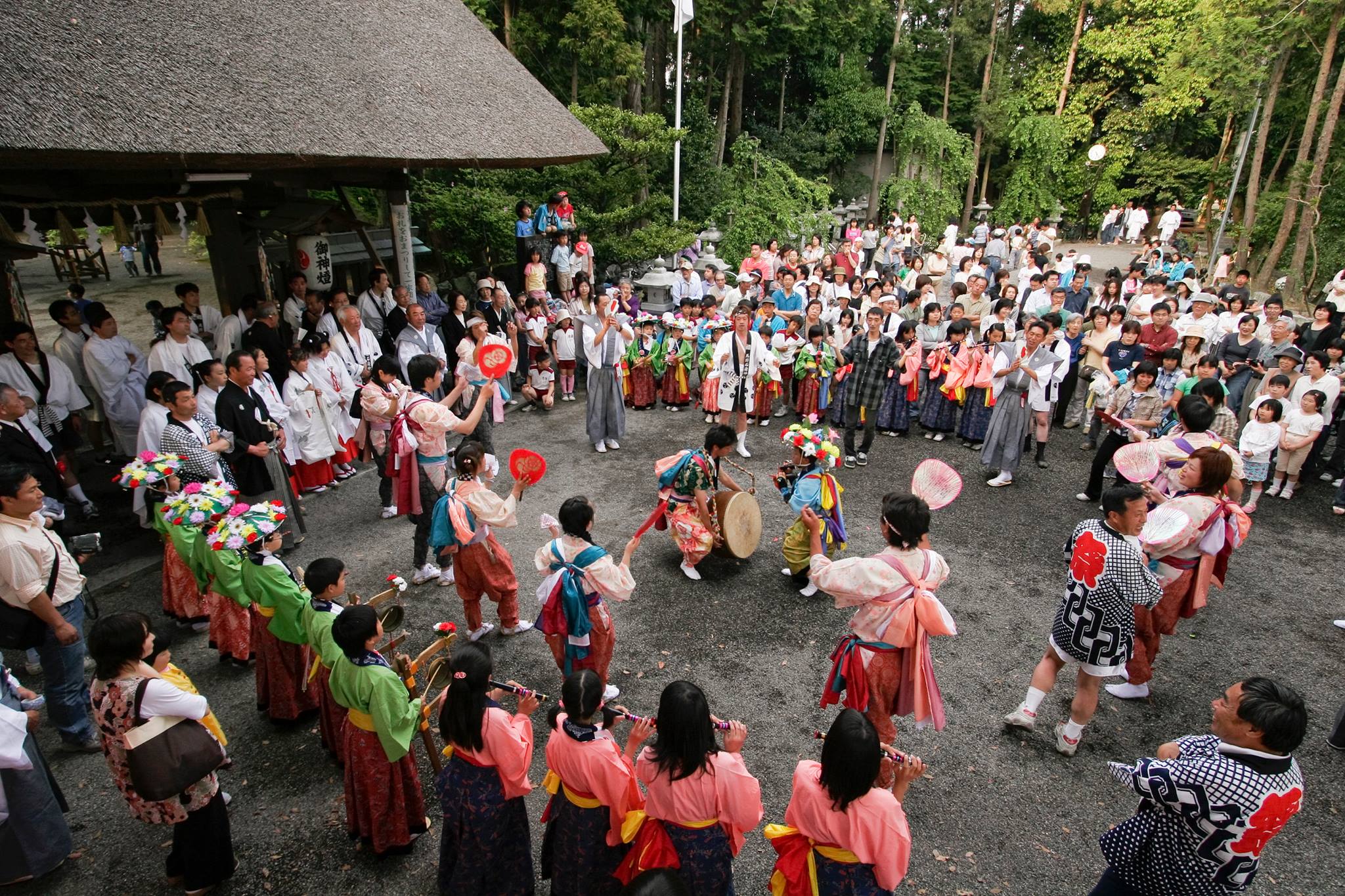 馬路石邊(うまじいそべ)神社の豊年踊り